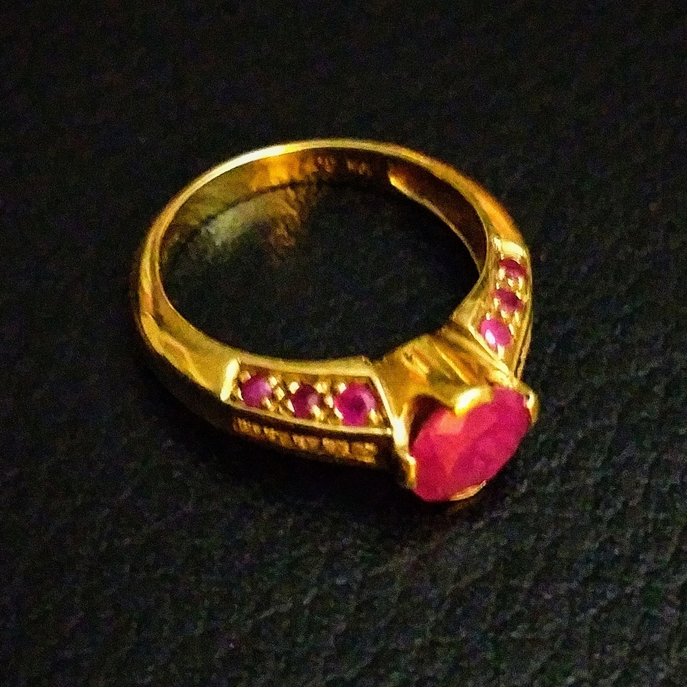 LOUIS VUITTON RING